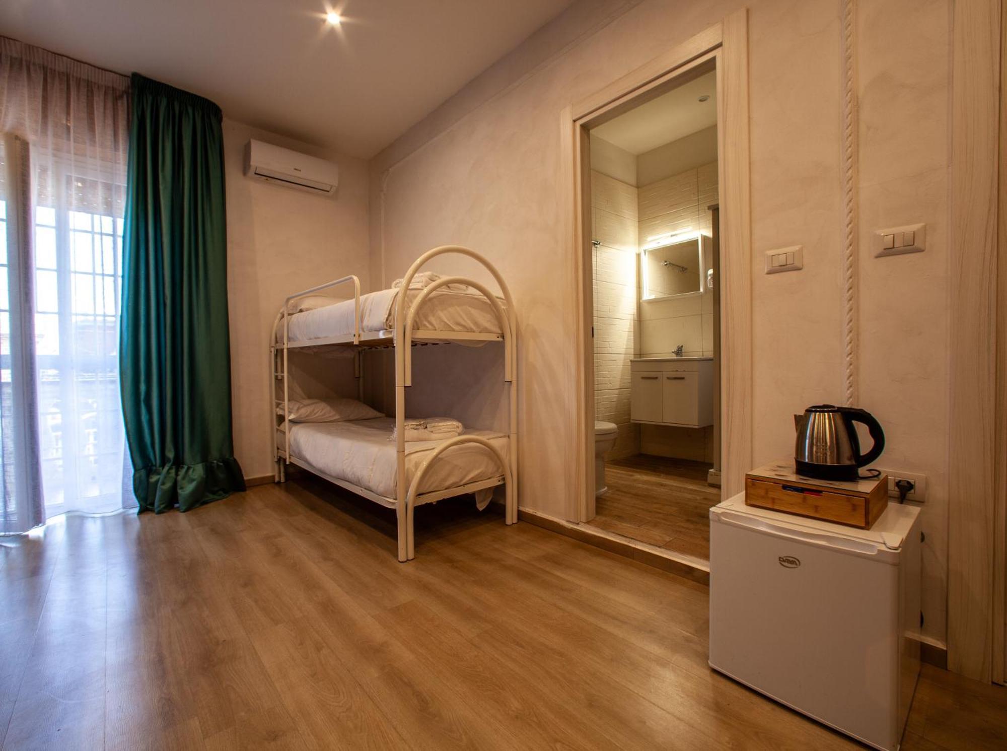 Hotel Easy Boarding Neapel Exterior foto